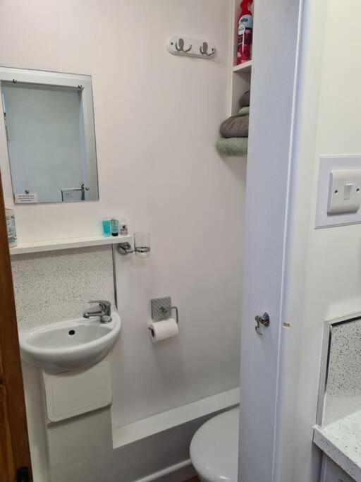 Sunset Place Lower Boscaswell 외부 사진